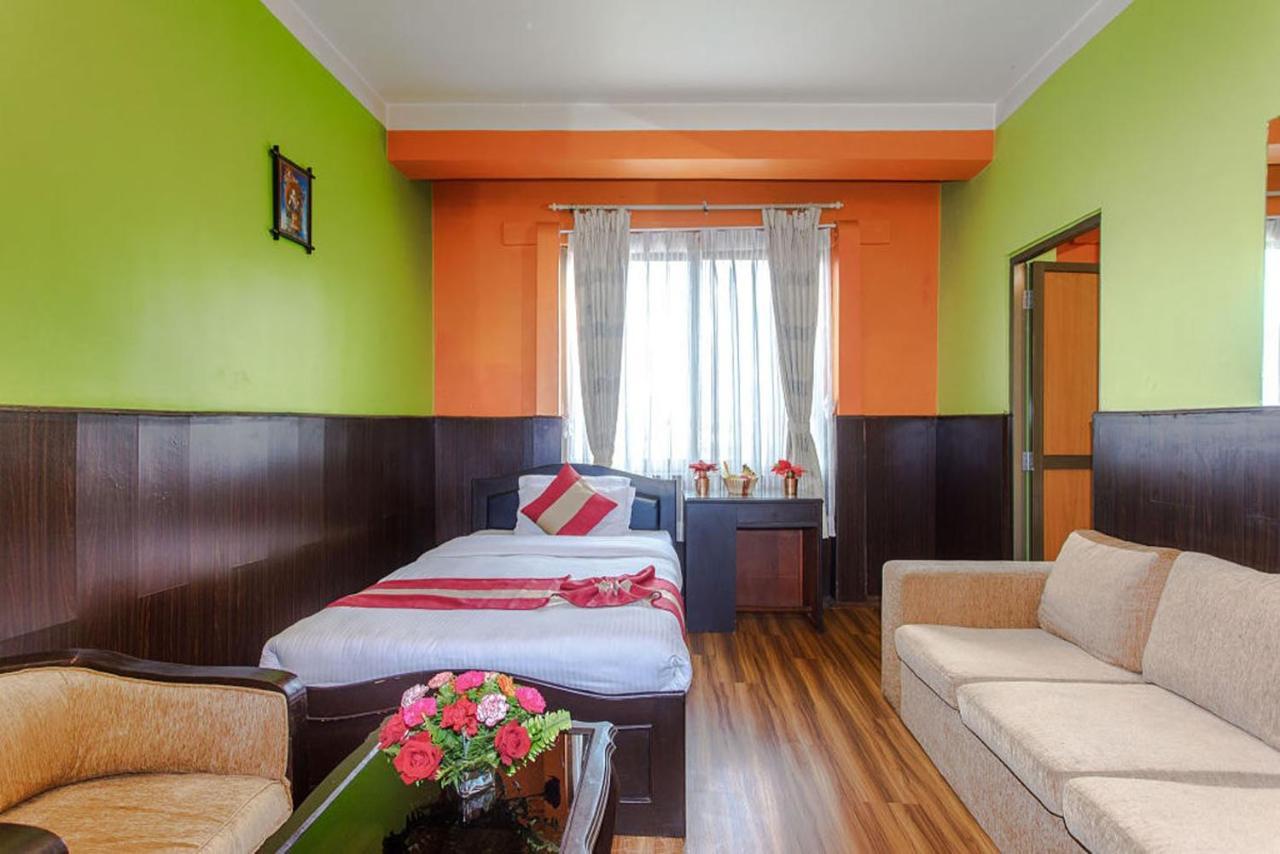 Nepalaya Hotel Катманду Экстерьер фото