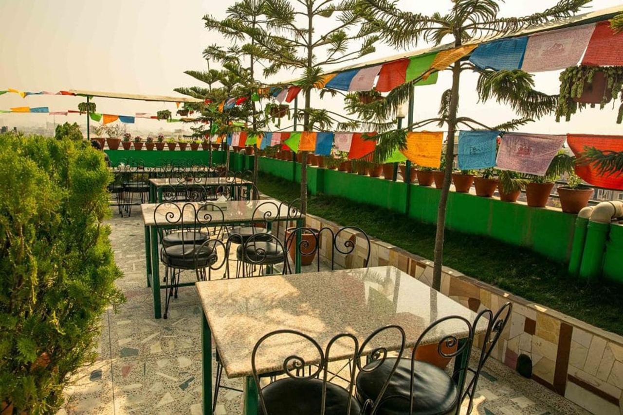 Nepalaya Hotel Катманду Экстерьер фото