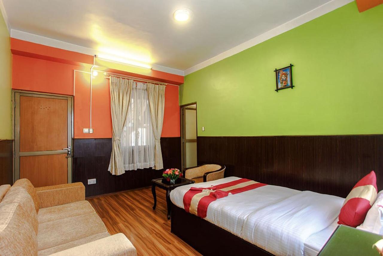 Nepalaya Hotel Катманду Экстерьер фото