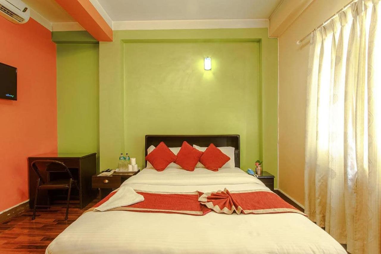 Nepalaya Hotel Катманду Экстерьер фото