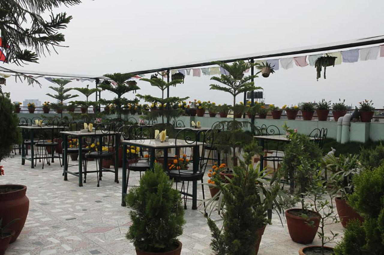 Nepalaya Hotel Катманду Экстерьер фото