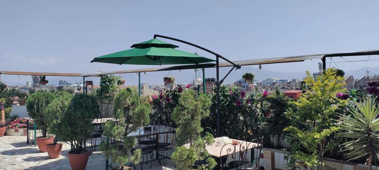 Nepalaya Hotel Катманду Экстерьер фото