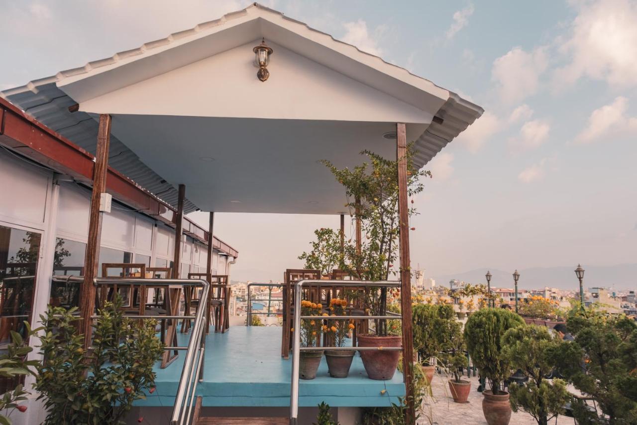 Nepalaya Hotel Катманду Экстерьер фото