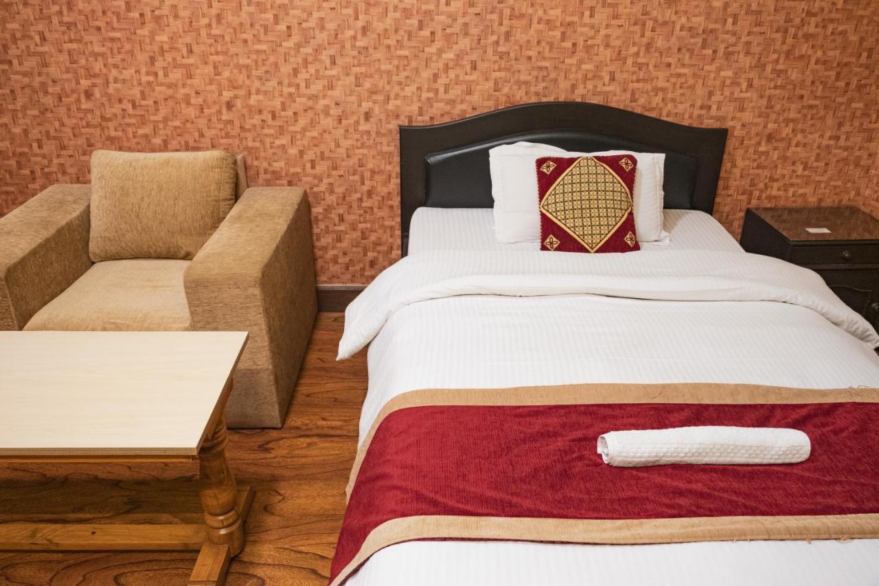 Nepalaya Hotel Катманду Экстерьер фото