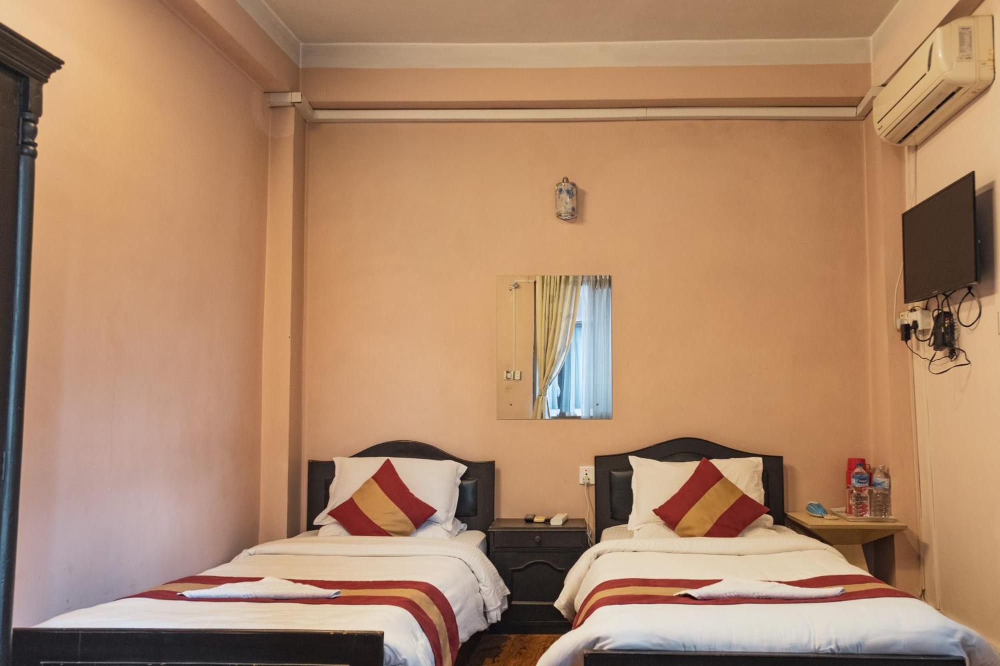 Nepalaya Hotel Катманду Экстерьер фото