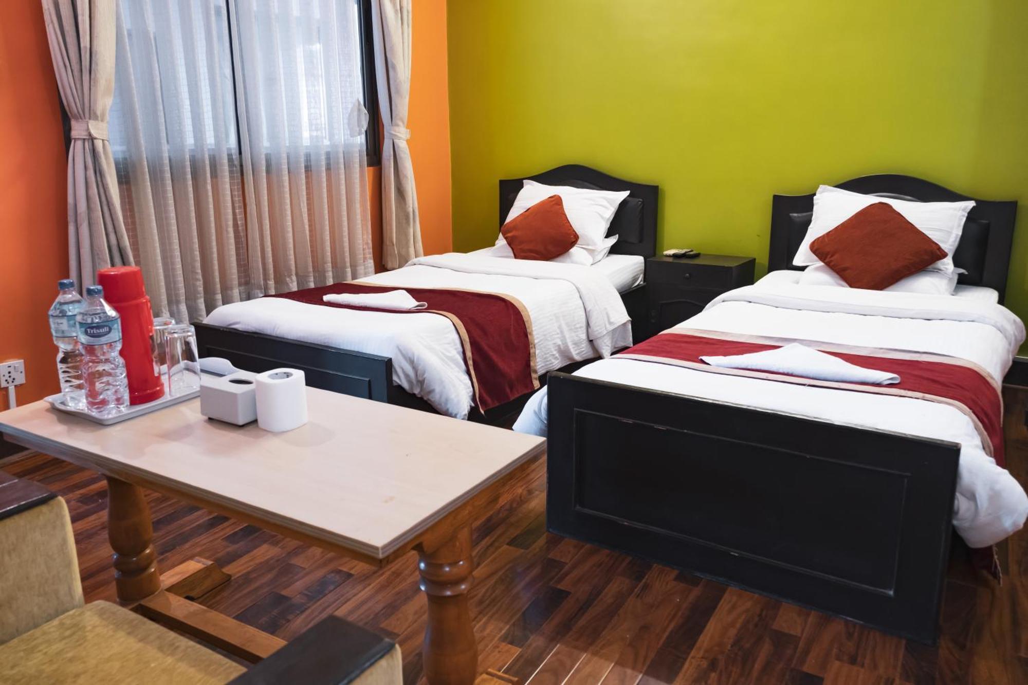 Nepalaya Hotel Катманду Экстерьер фото