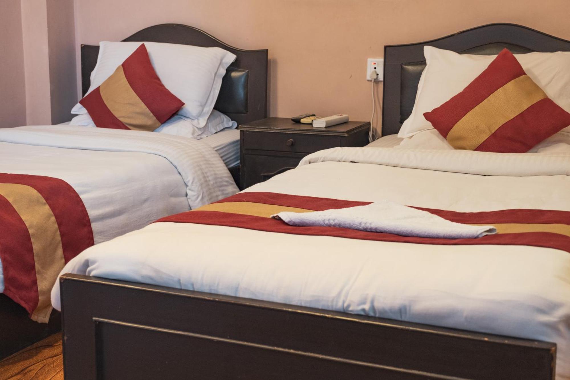 Nepalaya Hotel Катманду Экстерьер фото